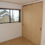 2F洋室収納-2